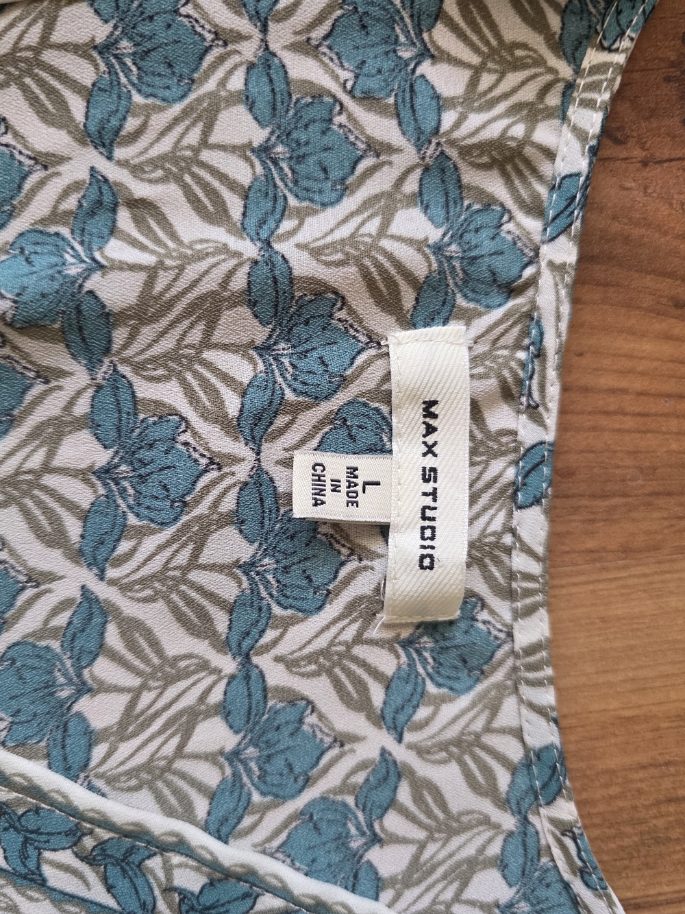Max Studio Teal and White Floral Wrap Blouse with Tie - Picture 4 of 4